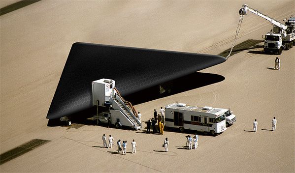 TR-3B: Ipotetico velivolo triangolare nero